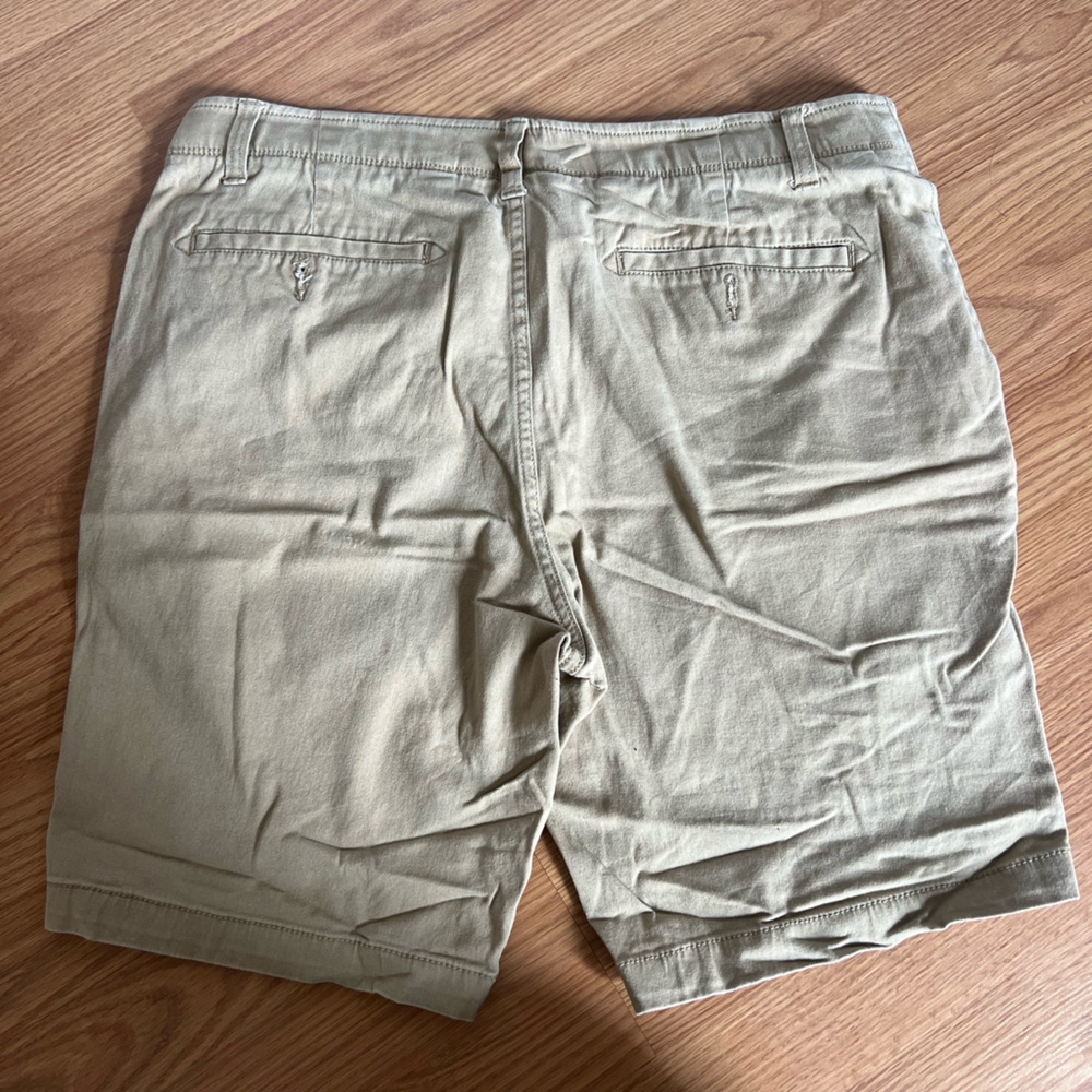 Men's Tan Cargo Shorts - Picture 2 of 4